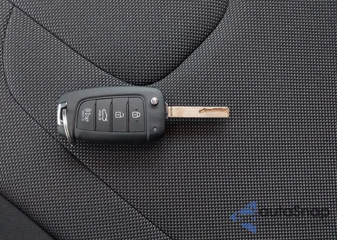 2025 Hyundai Elantra Se from USA, damaged, VIN KMHLL4DG8SU949340